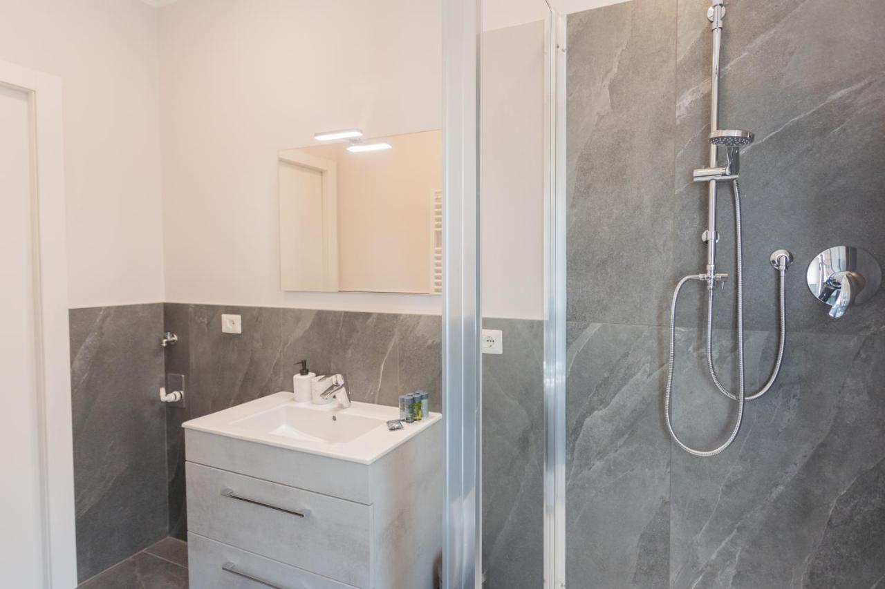 Sant'Agostino Apartments By Rent All 코모 외부 사진